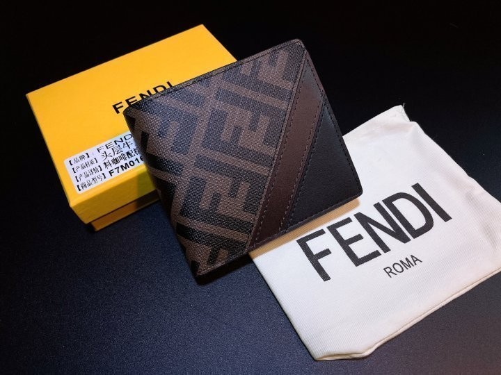 펜디 로고 양가죽 남성반지갑