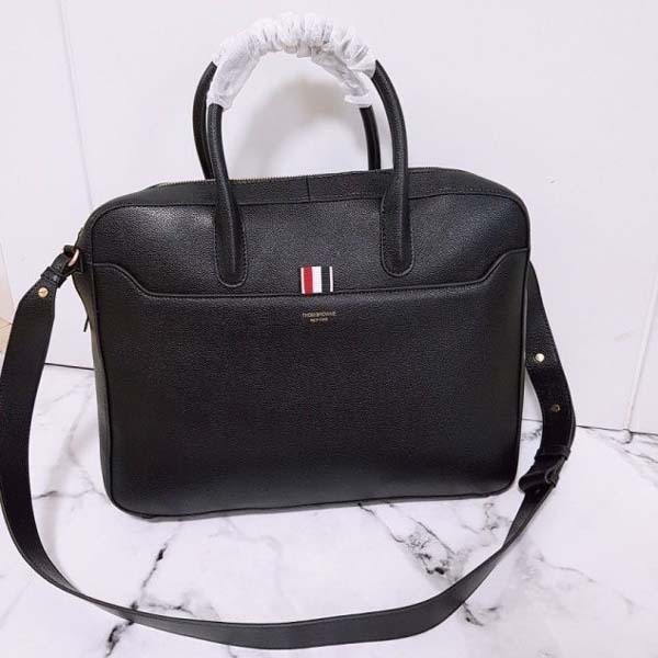 톰브라운 로고 레더 서류가방