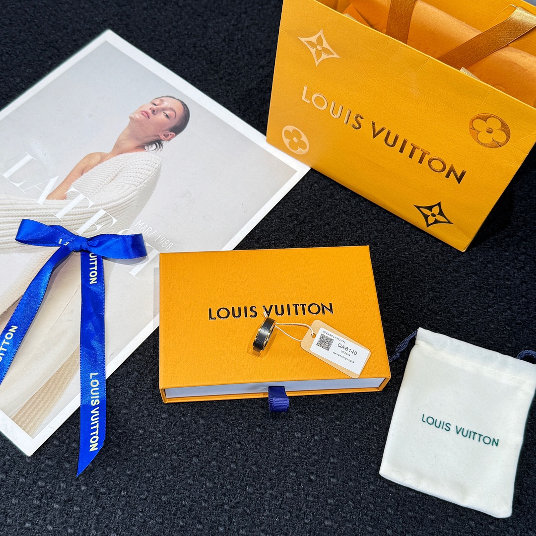 루이비통 블랙 세라믹 반지