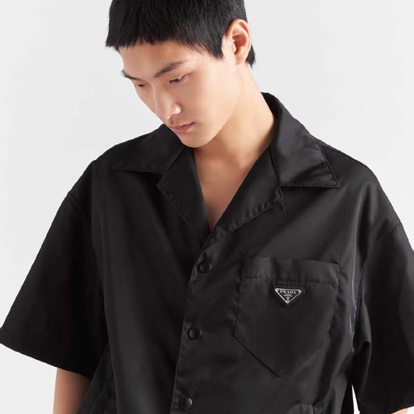 25년 프라다 삼각로고 리나일론 반팔 셔츠 0518