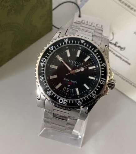 구찌 다이브 워치 블랙 40mm