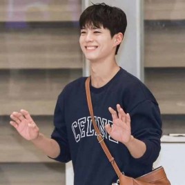 25년 셀린느 레터링 로고 라운드 맨투맨