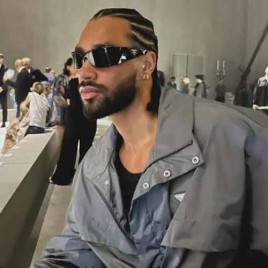 25년 프라다 Iron 그레이 리나일론 윈드브레이커 재킷 1028