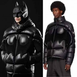 몽클레어 x 베트맨 마블 협업 다운 점퍼 1111