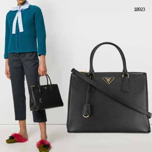 프라다 로고 사피아노 더블지퍼 블랙 토트백