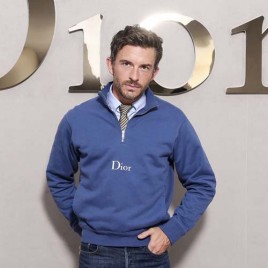 디올 로고 테크 니트 쿼터 집업 스웨터