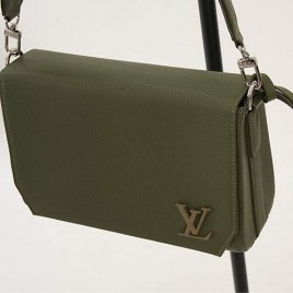 26ss 루이비통 패스트라인 LV 카우하이드 웨어러블 월렛 크로스백